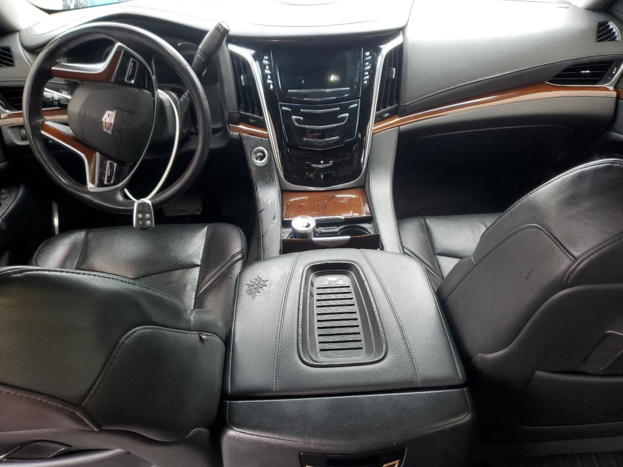 CADILLAC ESCALADE LUXURY