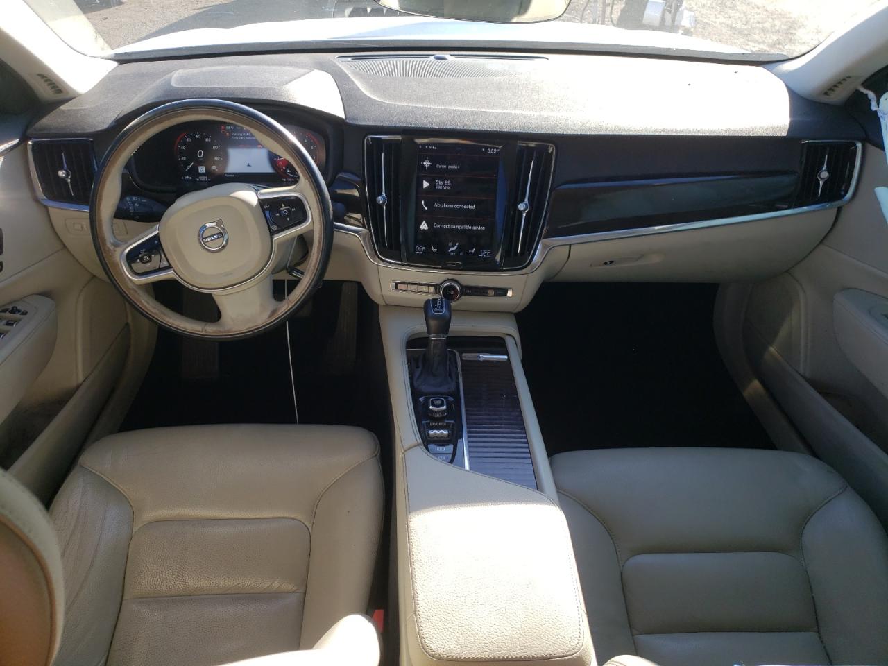VOLVO S90 T5 MOMENTUM