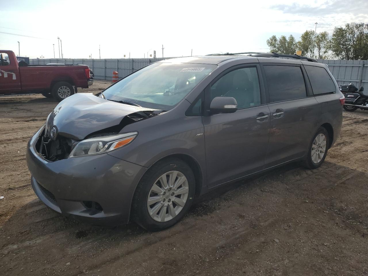 TOYOTA SIENNA XLE