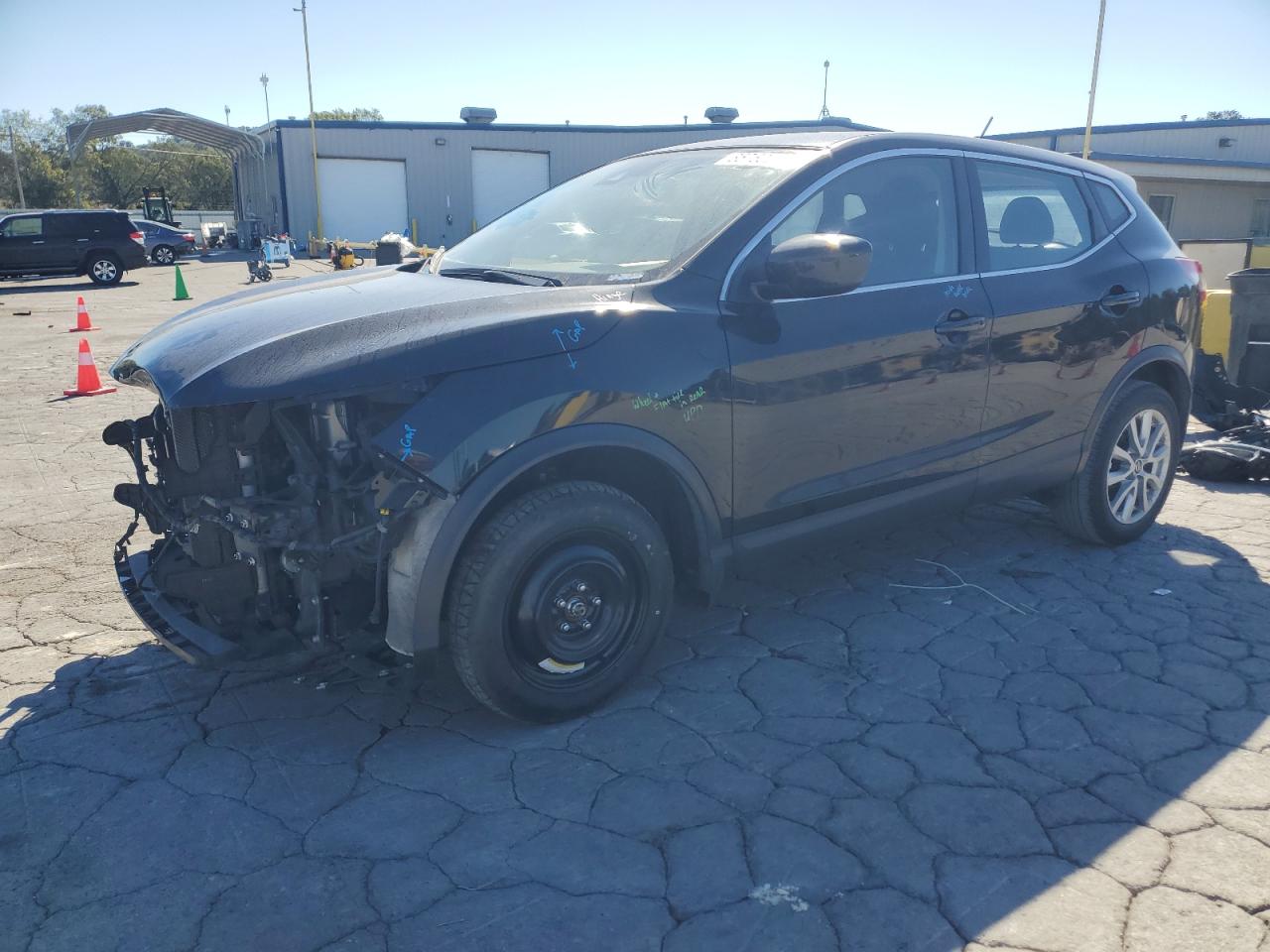 NISSAN ROGUE SPORT S