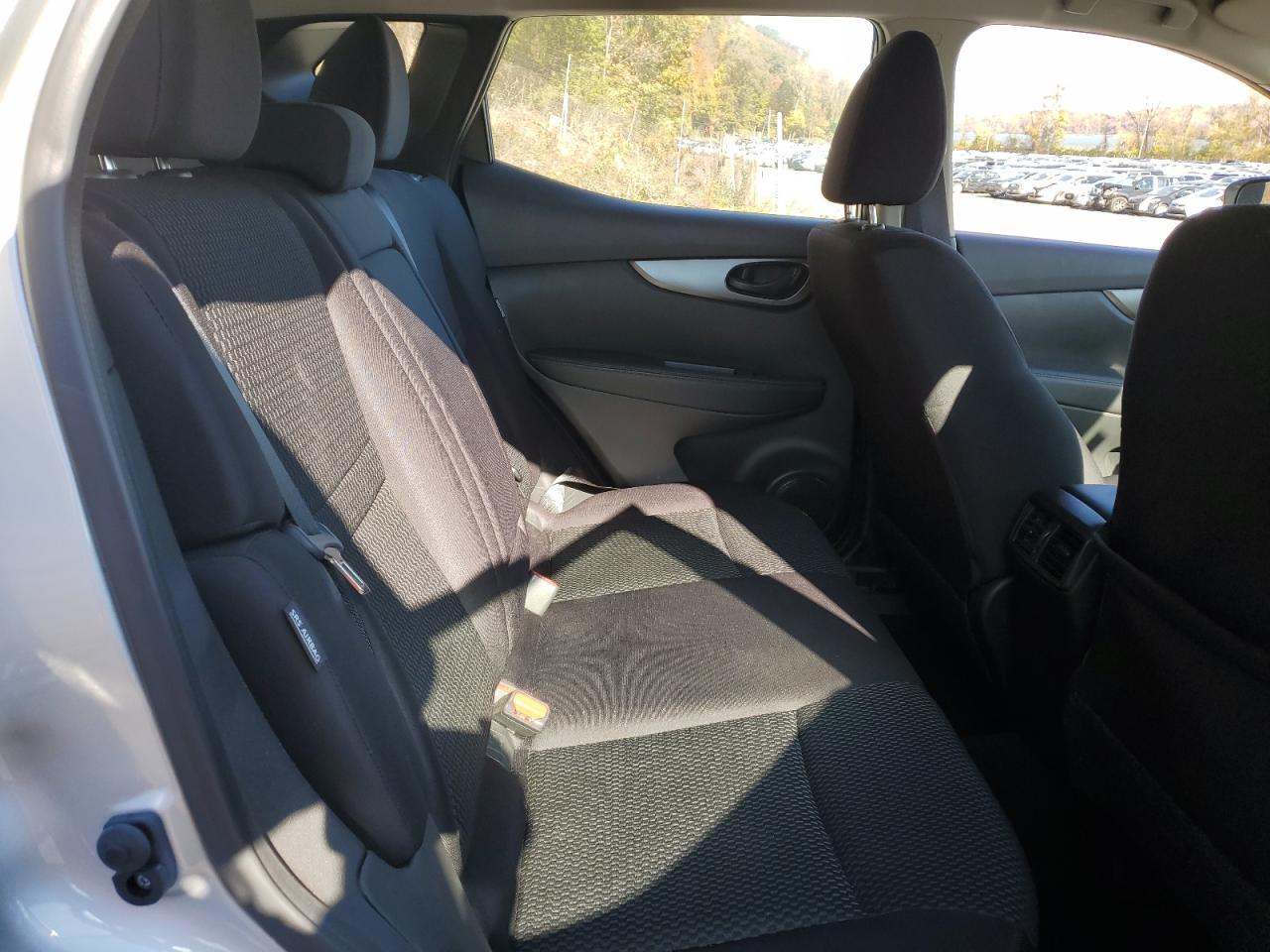 NISSAN ROGUE SPORT S