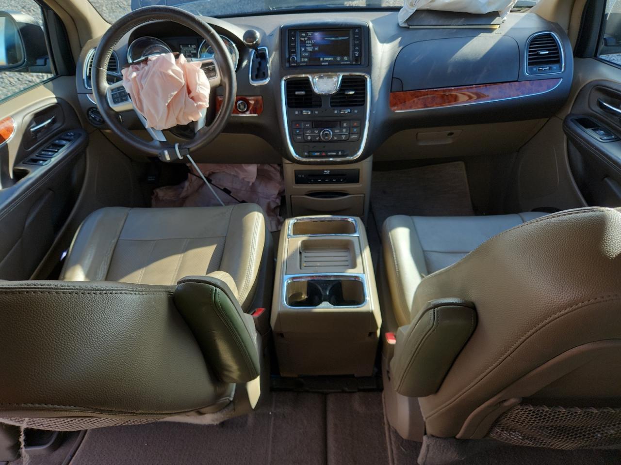 CHRYSLER TOWN & COUNTRY TOURING L