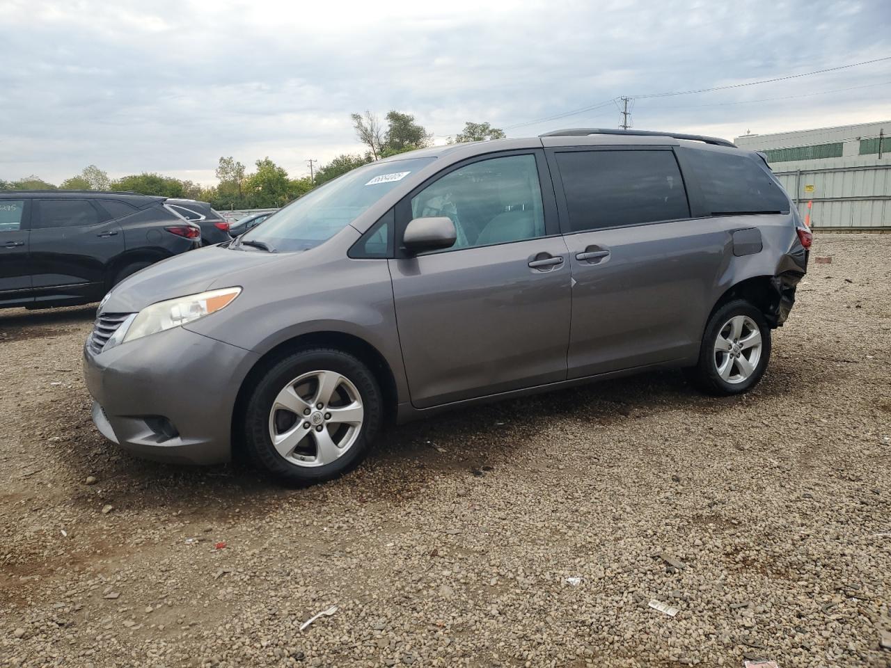 Lot #3281599392 2016 TOYOTA SIENNA
