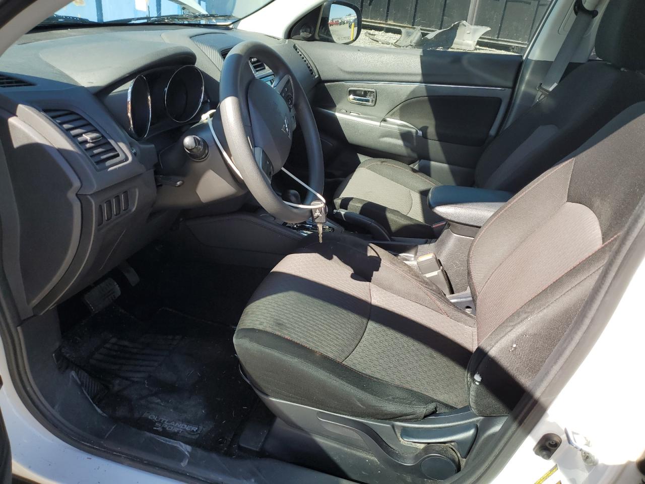 MITSUBISHI OUTLANDER ES