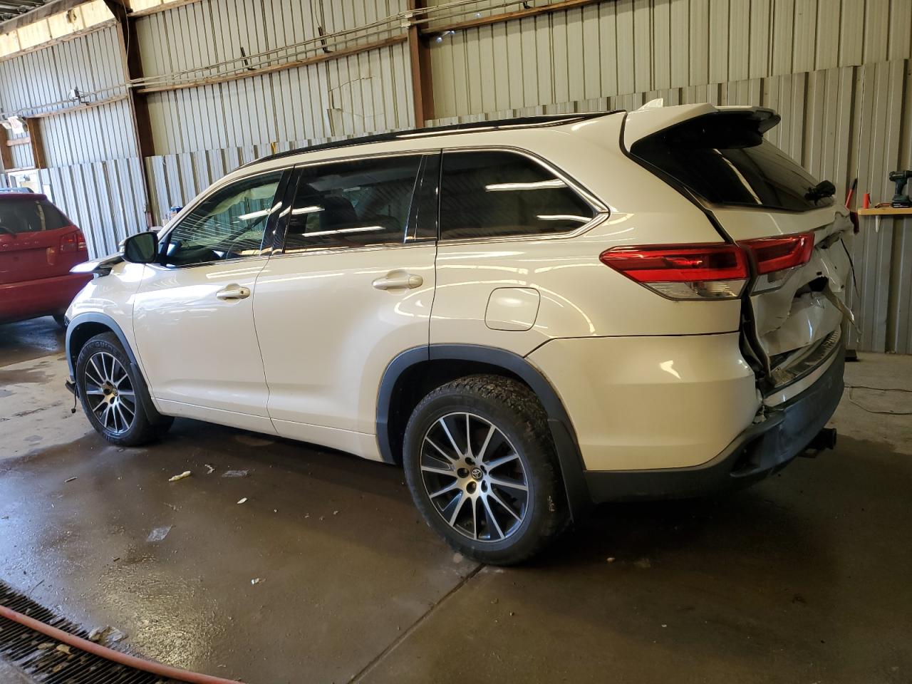 TOYOTA HIGHLANDER SE