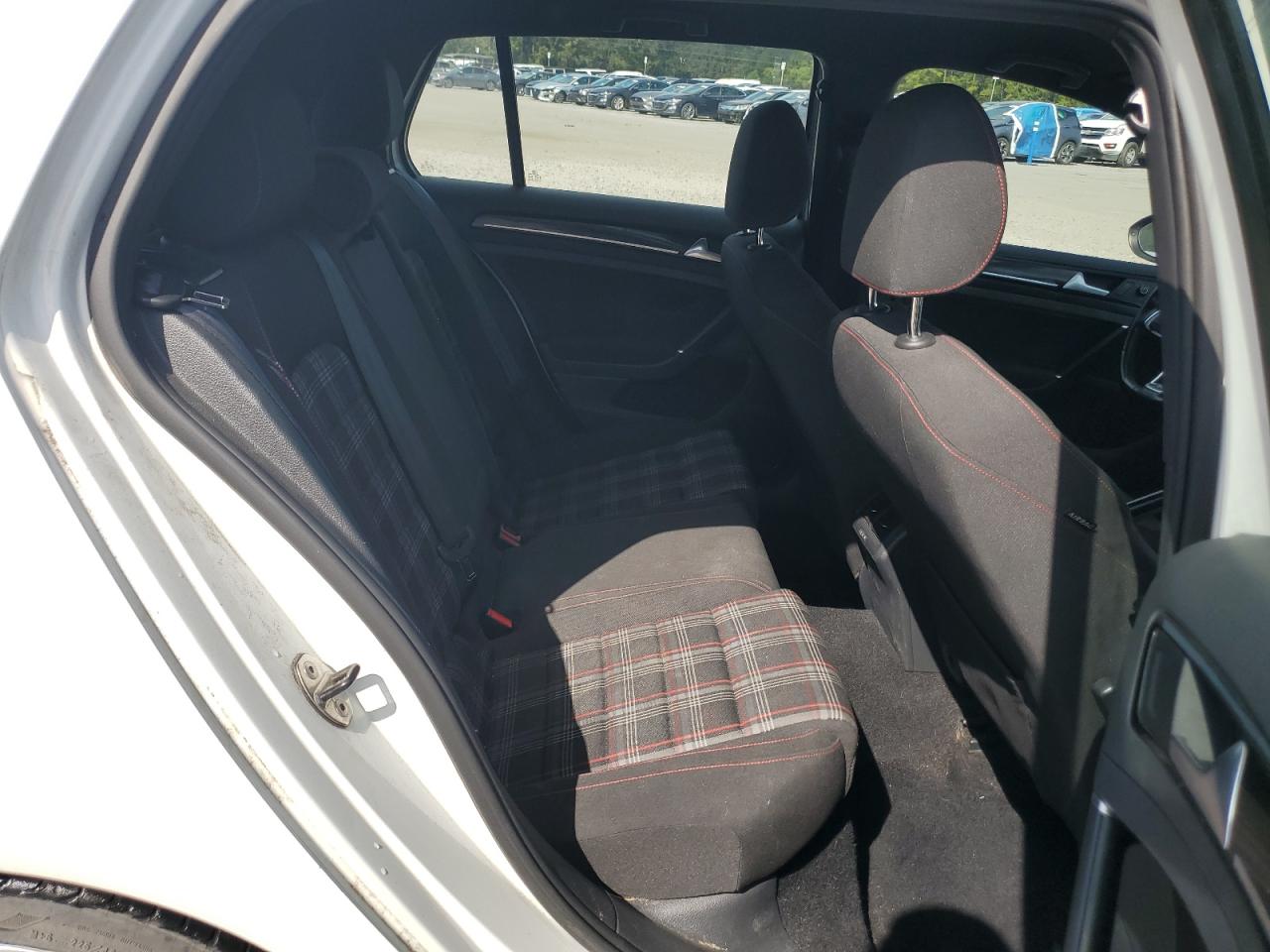 VOLKSWAGEN GOLF GTI S/SE