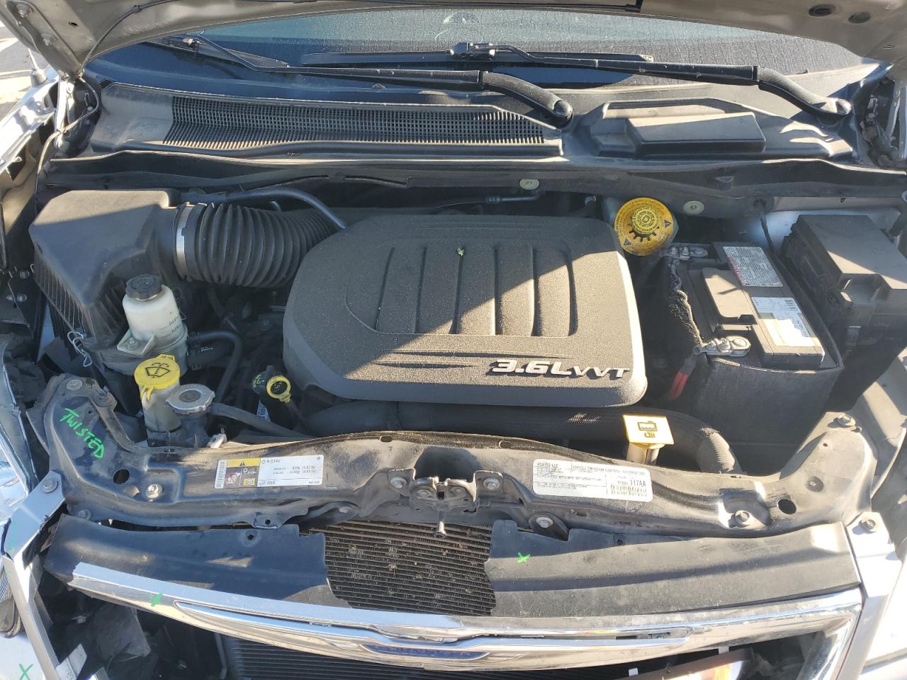 CHRYSLER TOWN & COUNTRY TOURING L