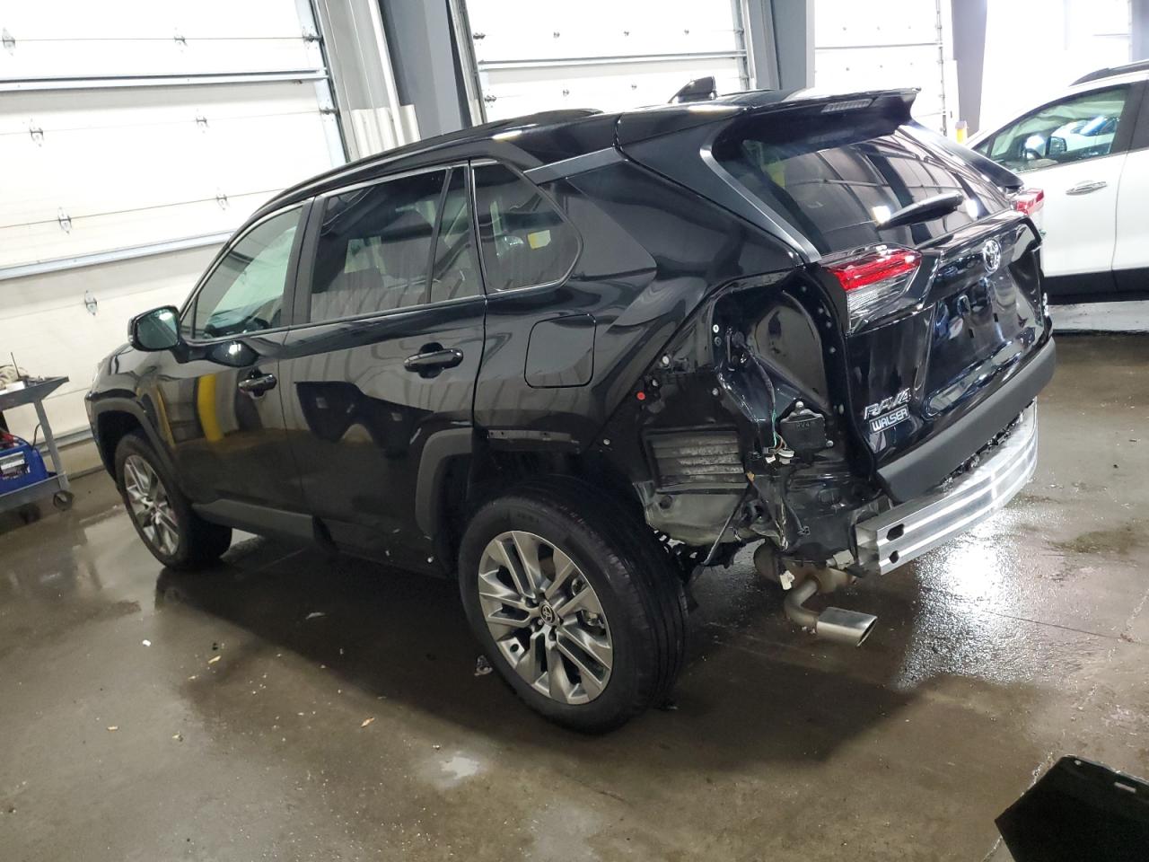 TOYOTA RAV4 XLE PREMIUM