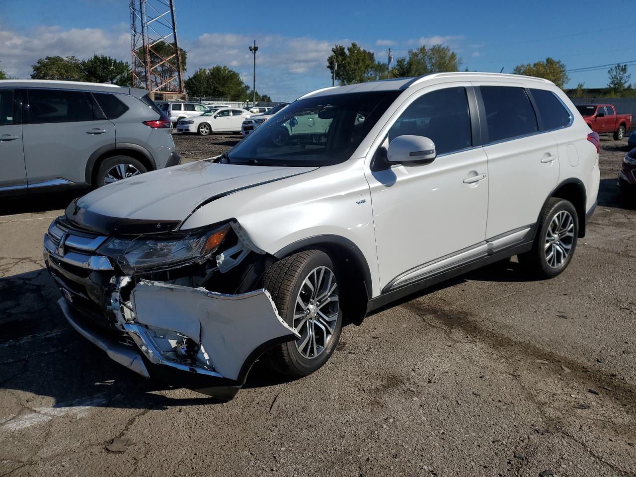 Lot #3270201128 2016 MITSUBISHI OUTLANDER