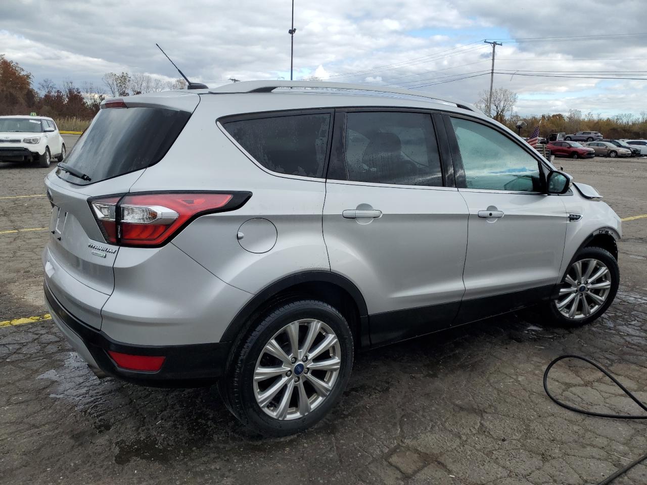 FORD ESCAPE TITANIUM