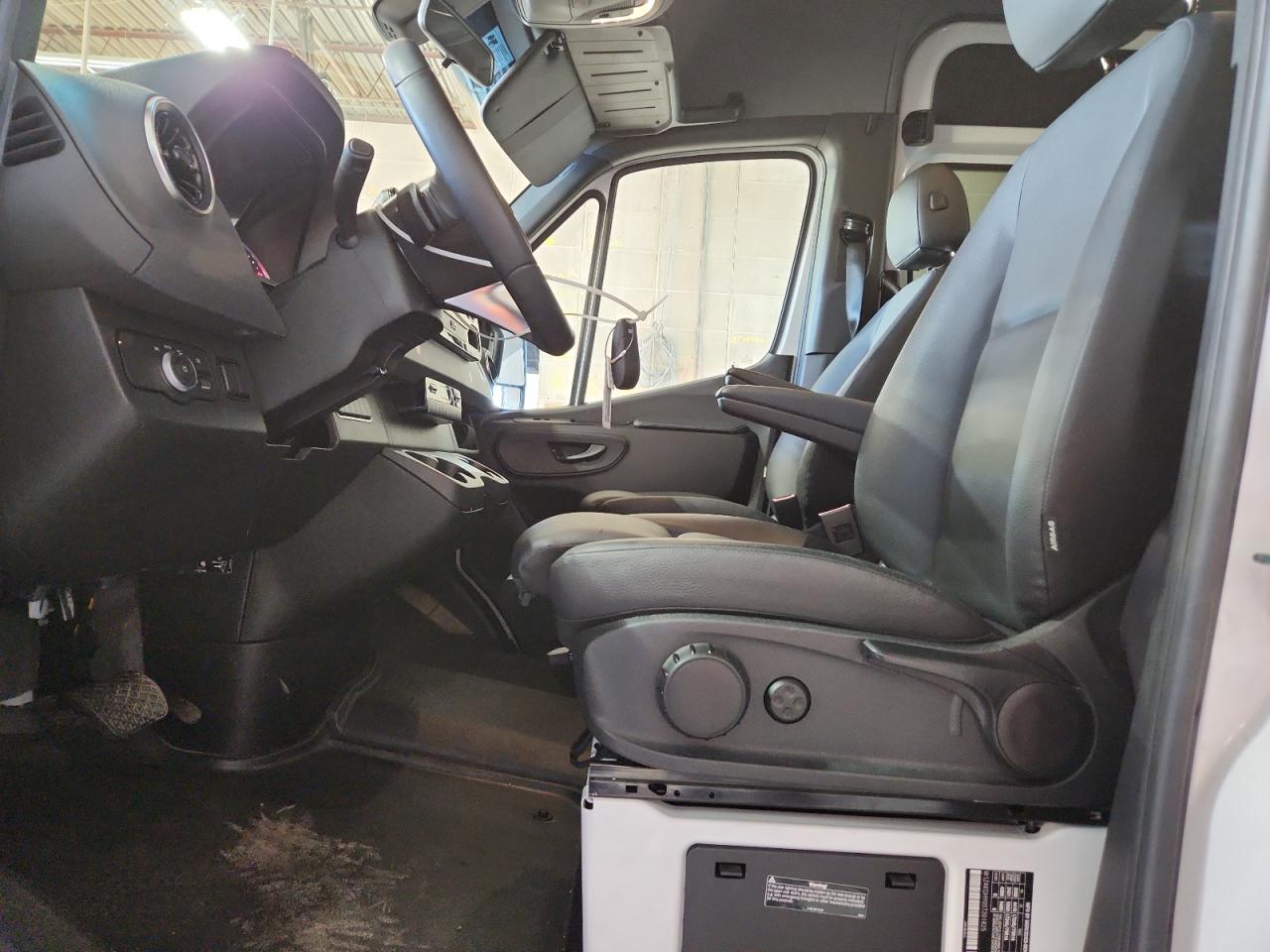 MERCEDES-BENZ SPRINTER 2500