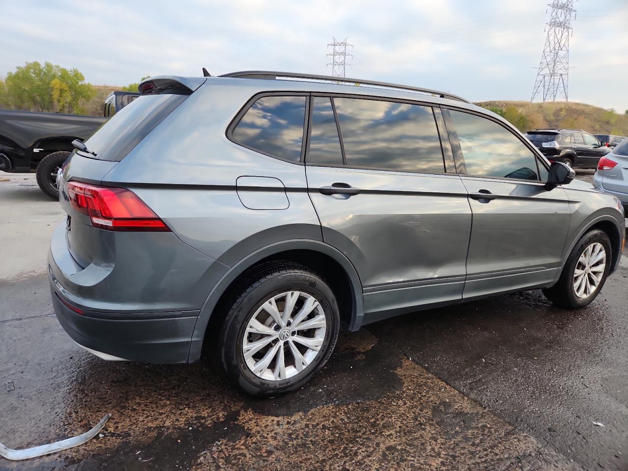 VOLKSWAGEN TIGUAN S