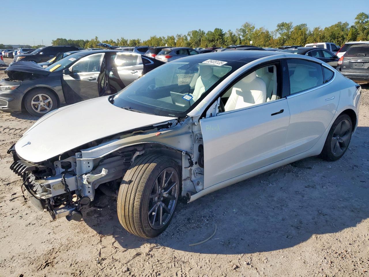 TESLA MODEL 3