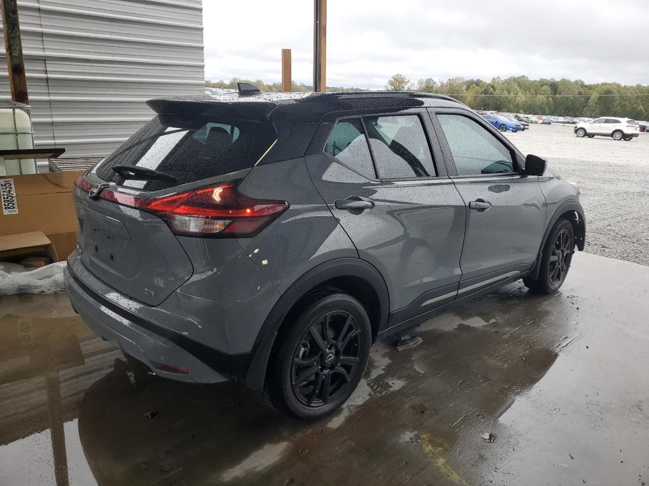 NISSAN KICKS SR