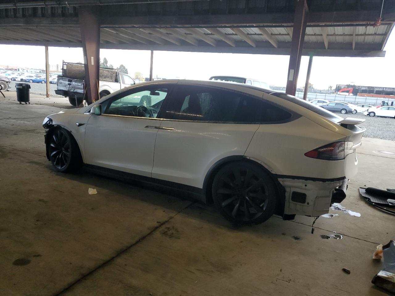 TESLA MODEL X