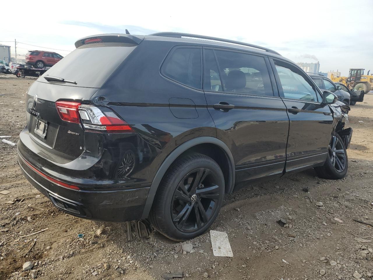 VOLKSWAGEN TIGUAN SE R-LINE BLACK
