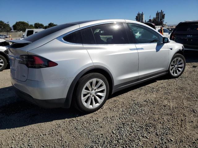 2018 TESLA MODEL X 5YJXCAE21JF117787
