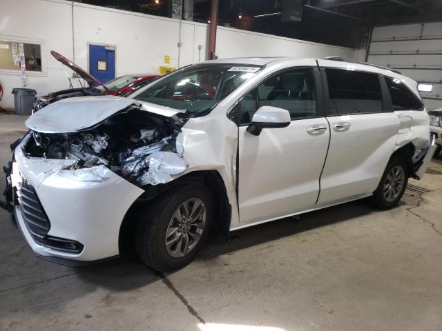 TOYOTA SIENNA XLE