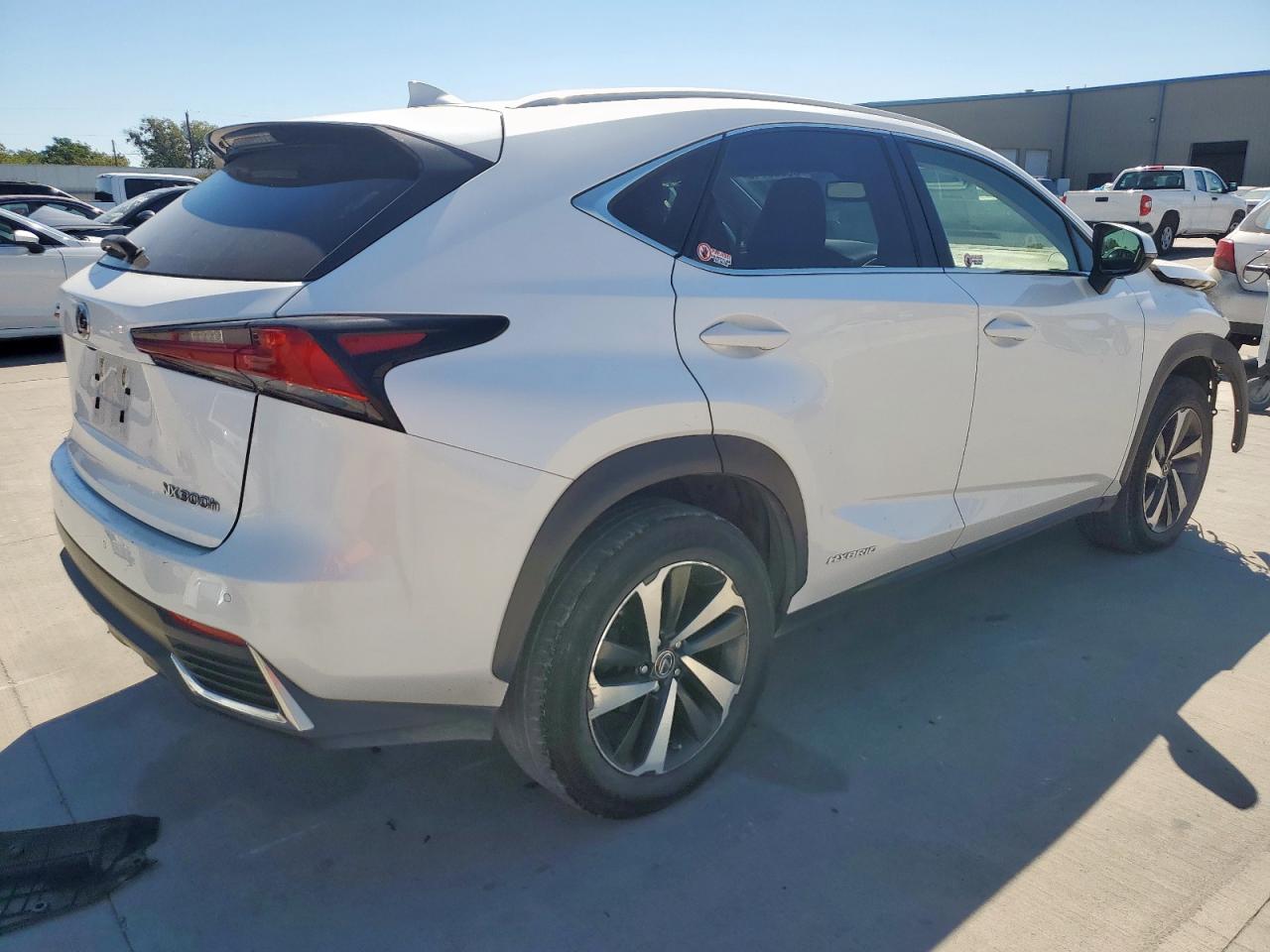 LEXUS NX 300H BASE