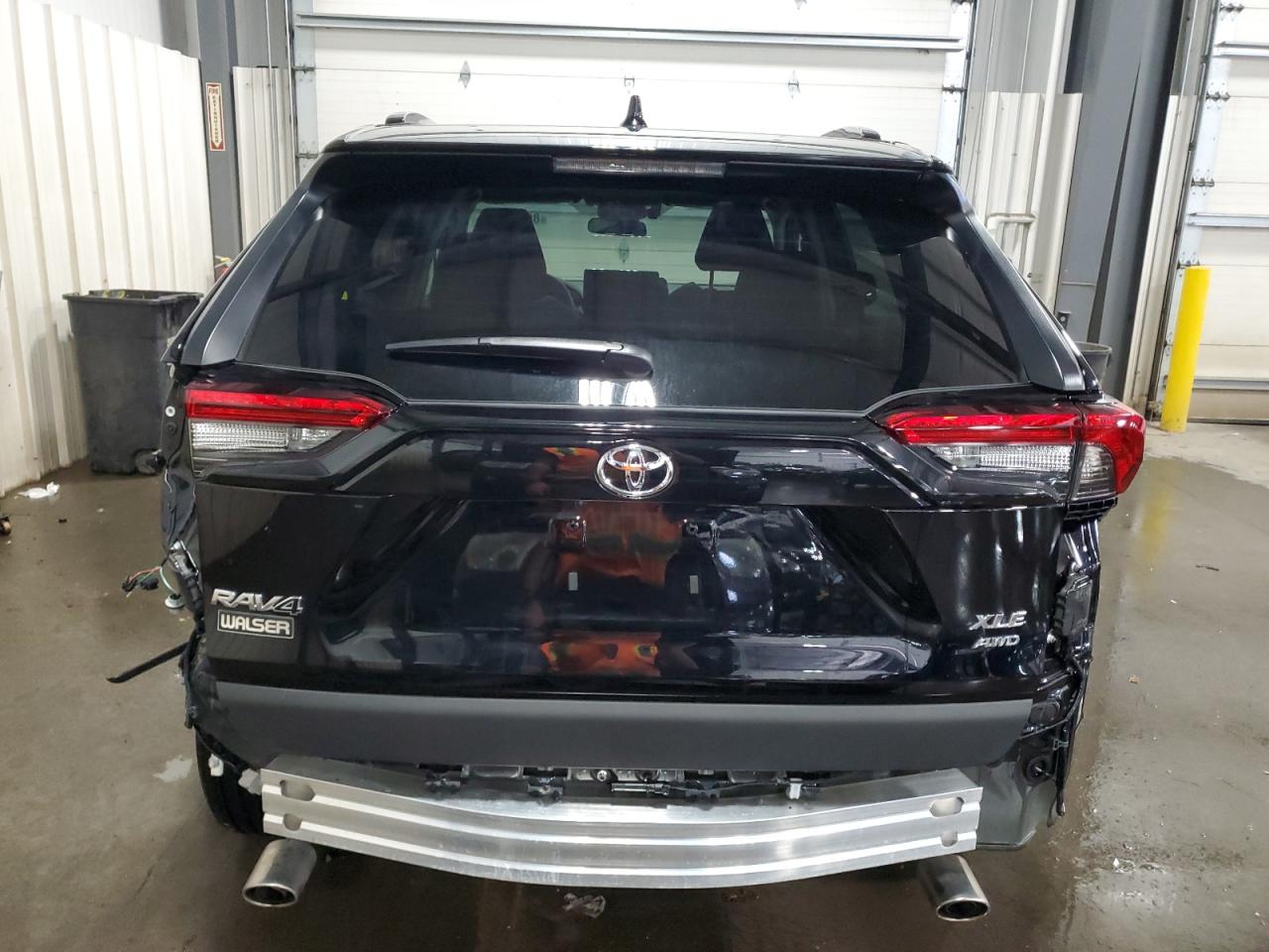 TOYOTA RAV4 XLE PREMIUM