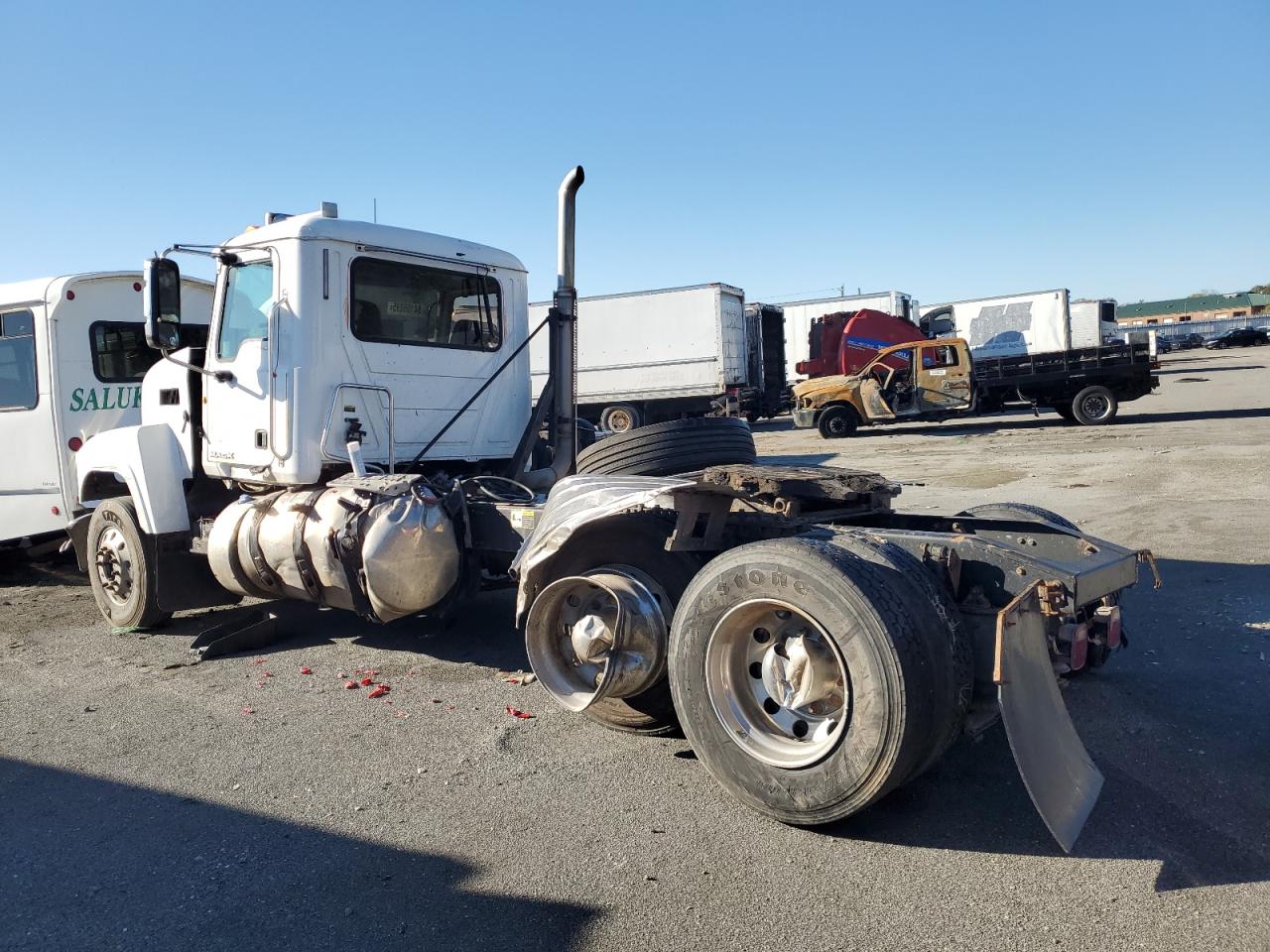 Lot #3286761310 2012 MACK 600 CHU600