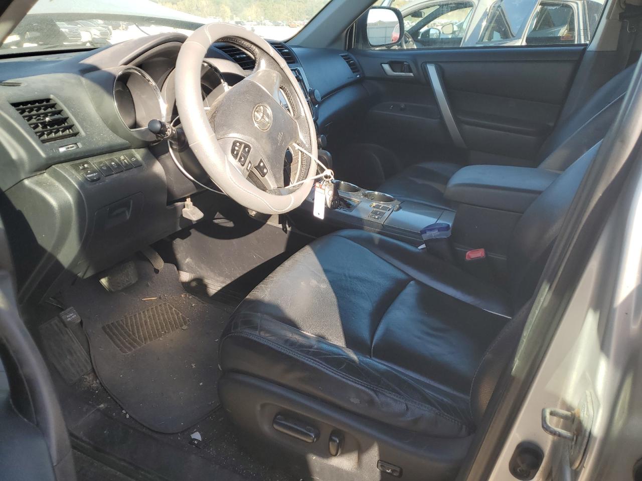 TOYOTA HIGHLANDER BASE