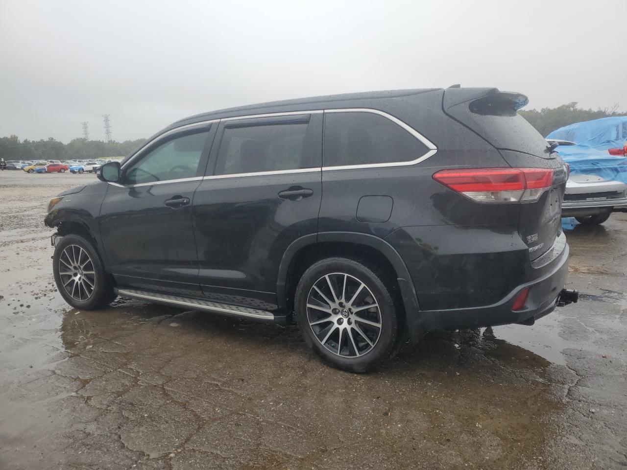 TOYOTA HIGHLANDER SE