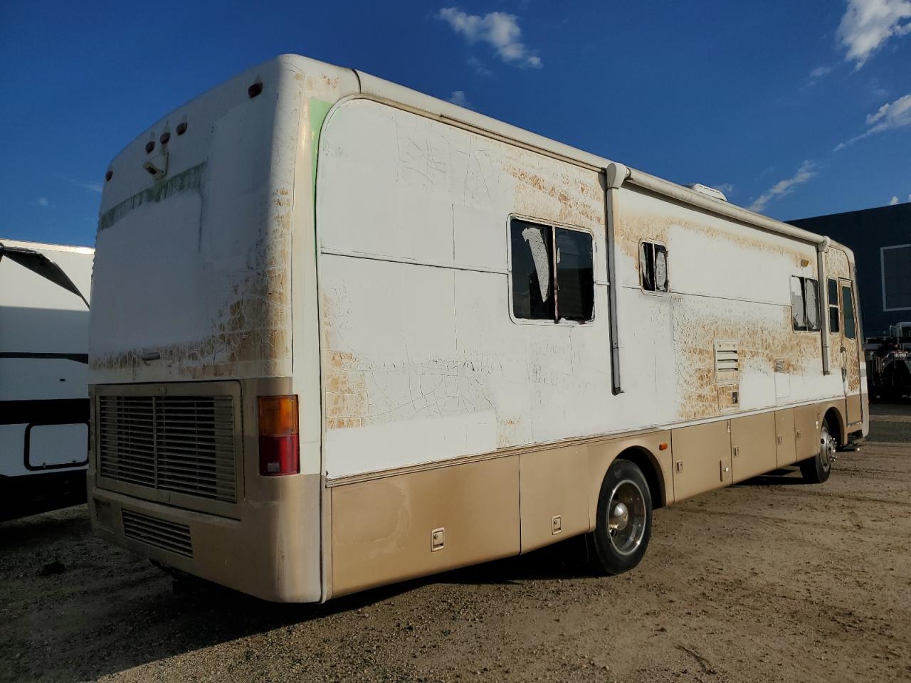 Lot #3279484267 2005 ROADTREK MOTORHOMES MONOCOQUE