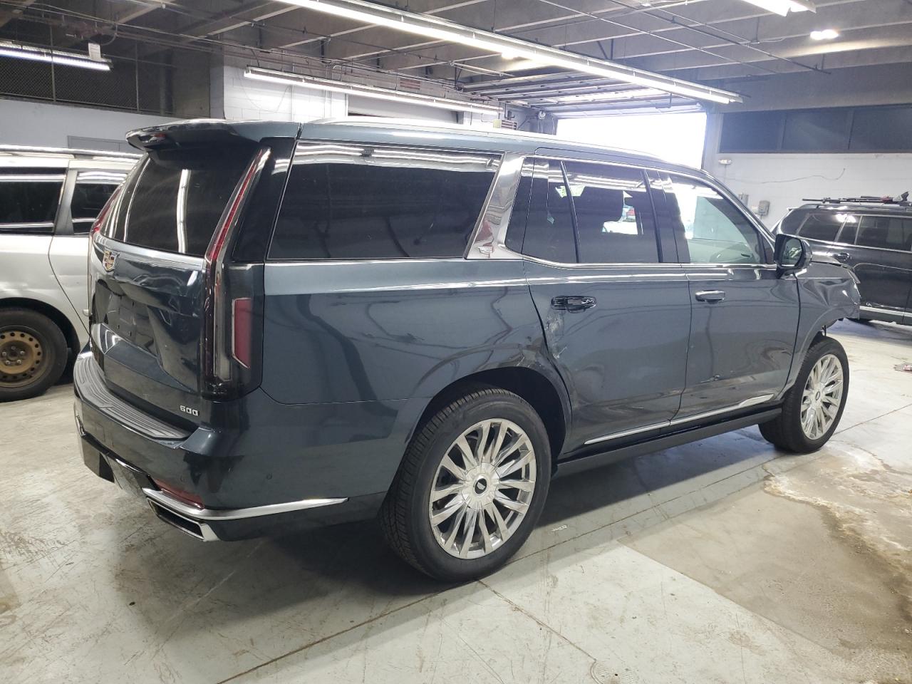 CADILLAC ESCALADE PREMIUM LUXURY