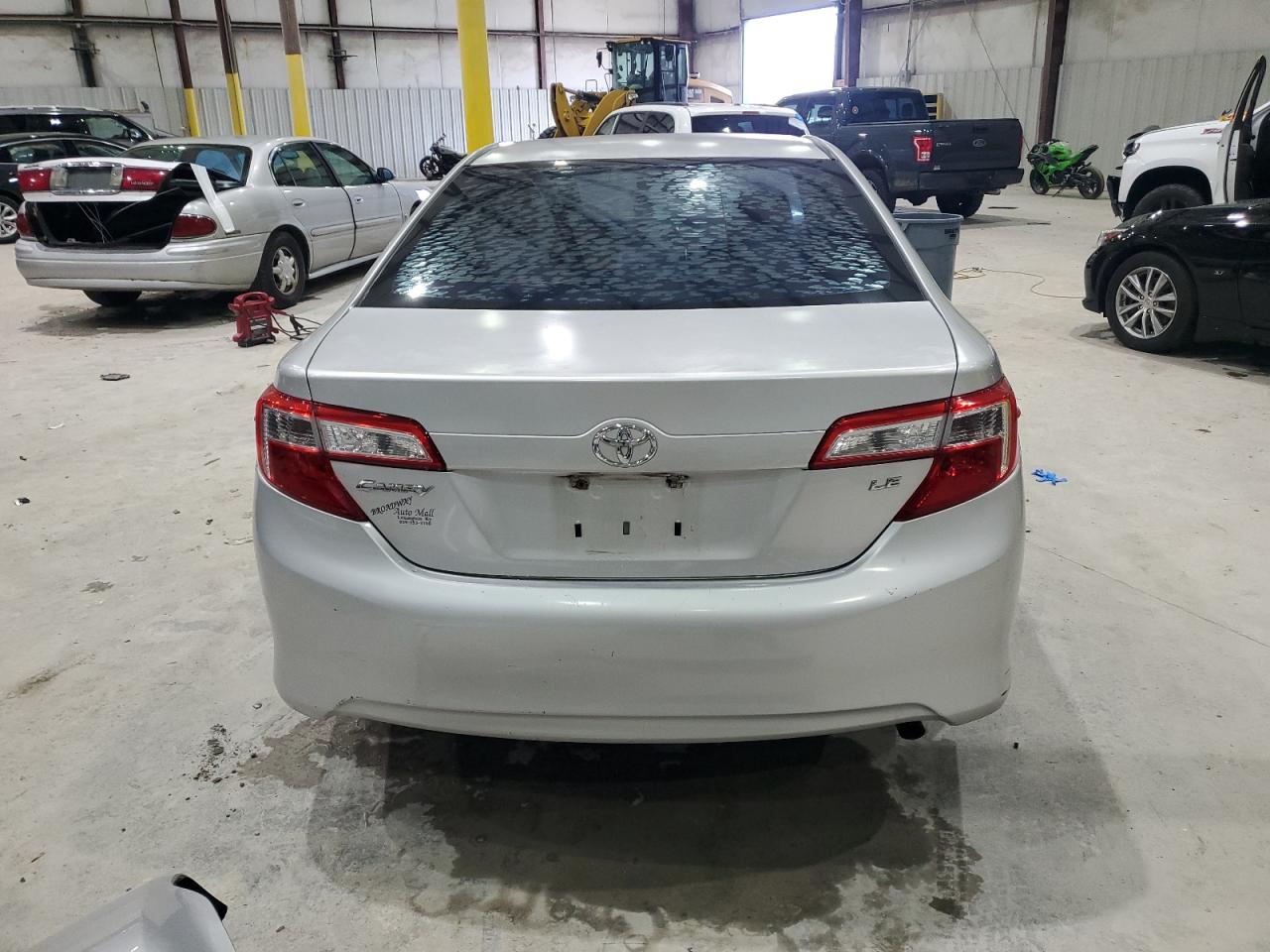 TOYOTA CAMRY BASE