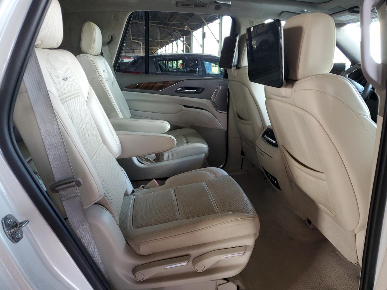 CADILLAC ESCALADE PREMIUM LUXURY PLATINUM