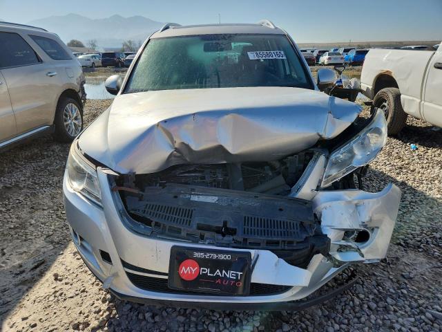 2011 VOLKSWAGEN TIGUAN S - WVGBV7AX1BW500274