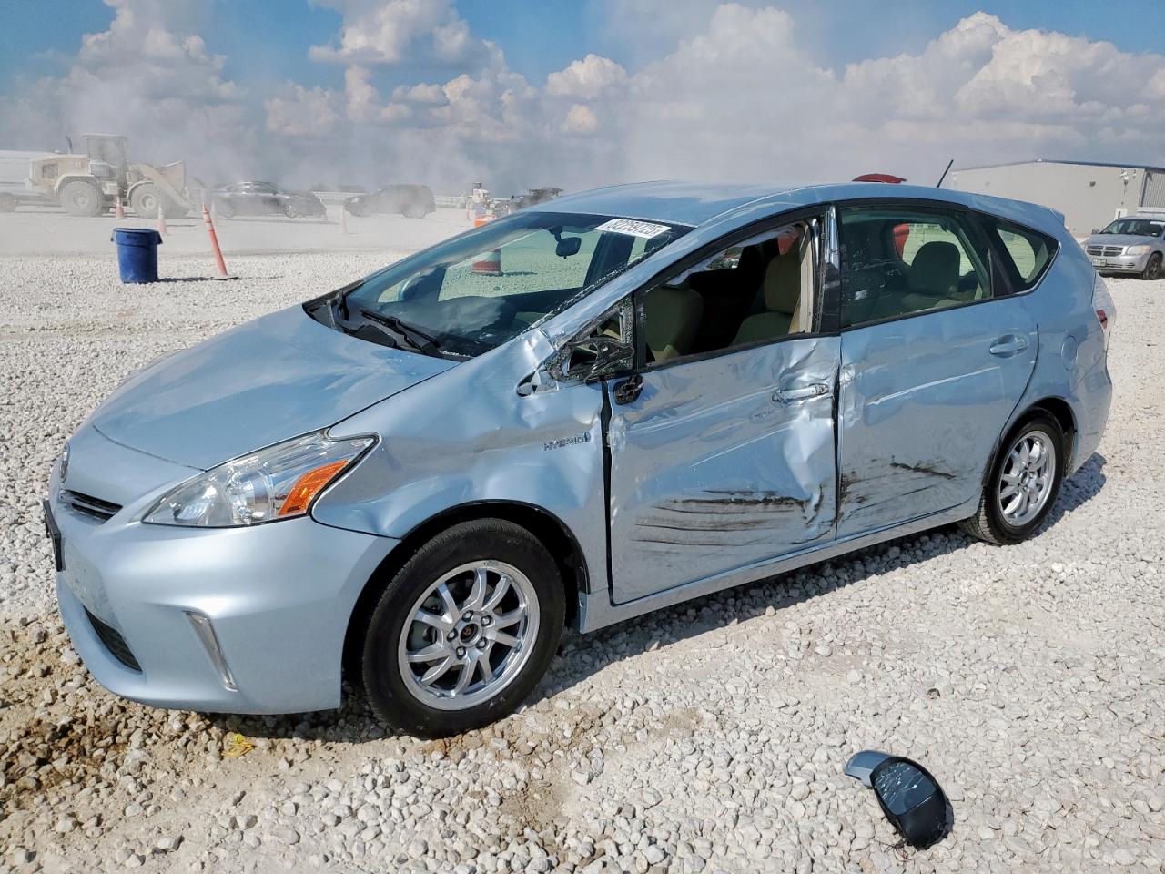 TOYOTA PRIUS V