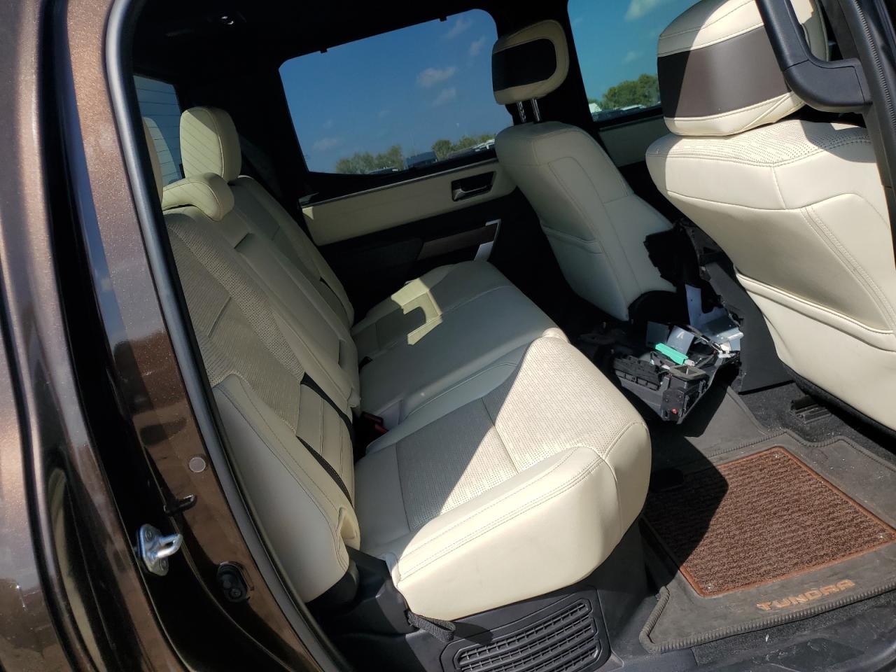 TOYOTA TUNDRA CREWMAX PLATINUM