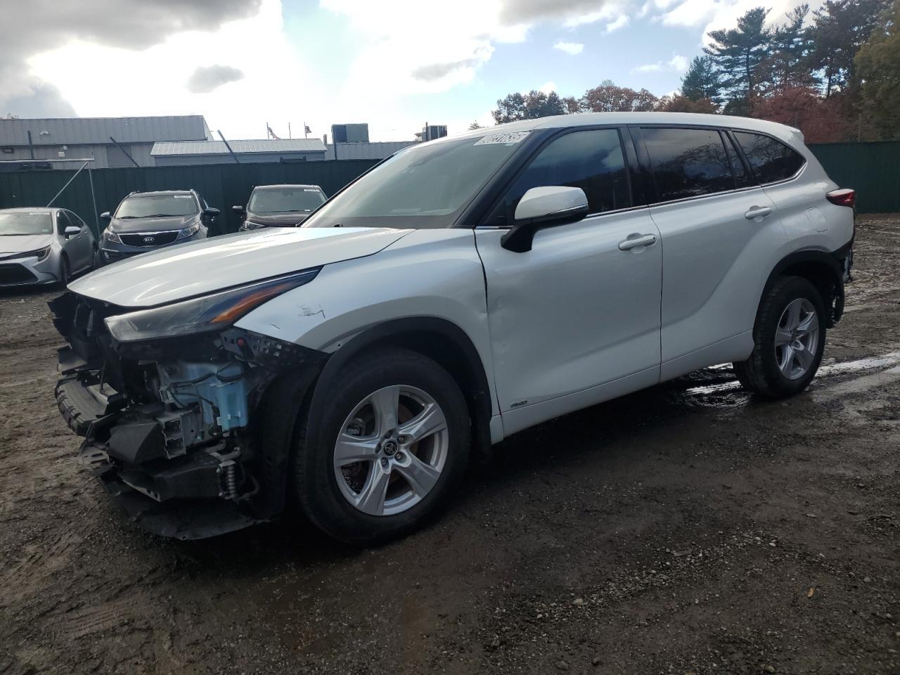 TOYOTA HIGHLANDER HYBRID LE