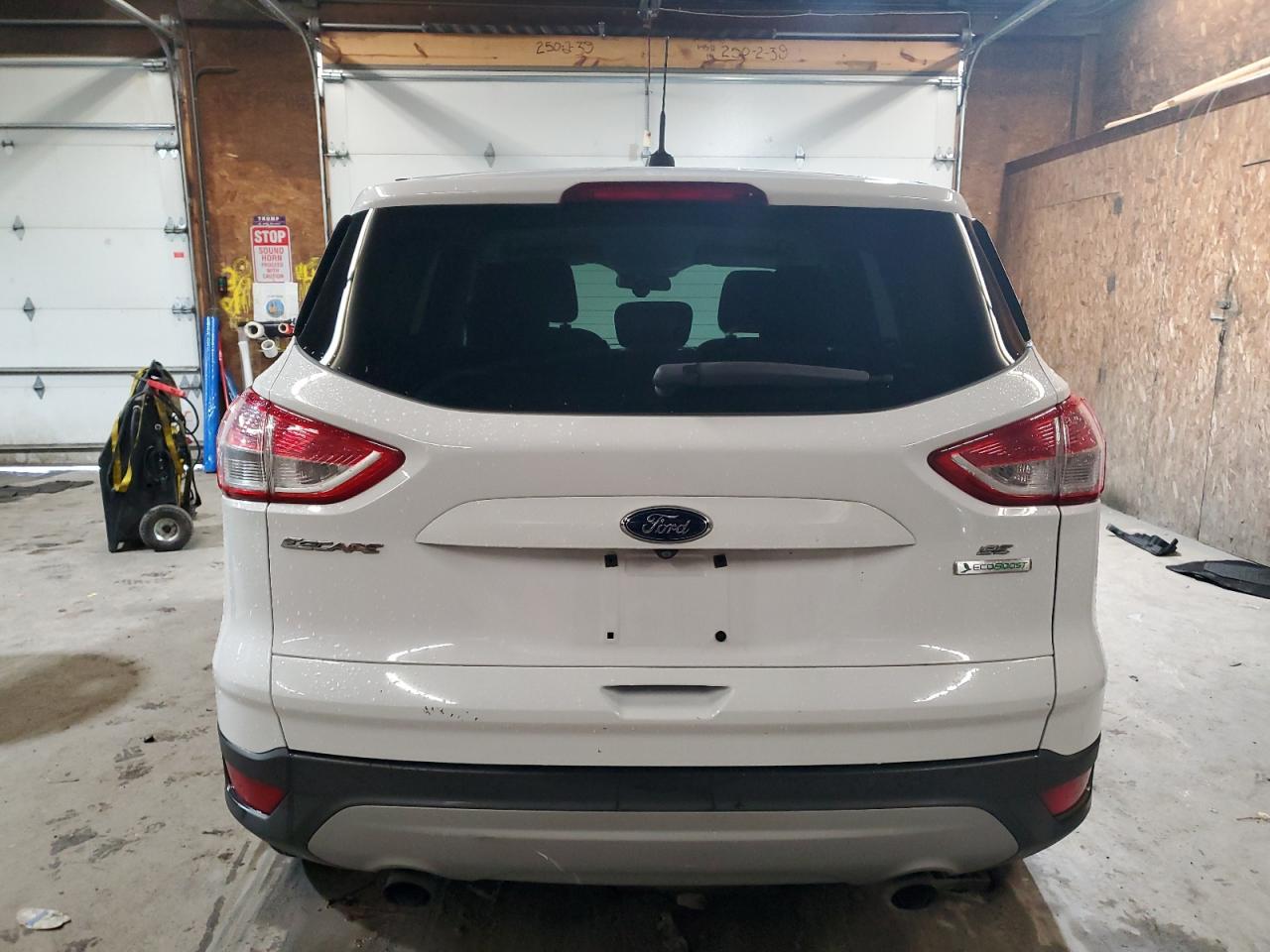 FORD ESCAPE SE