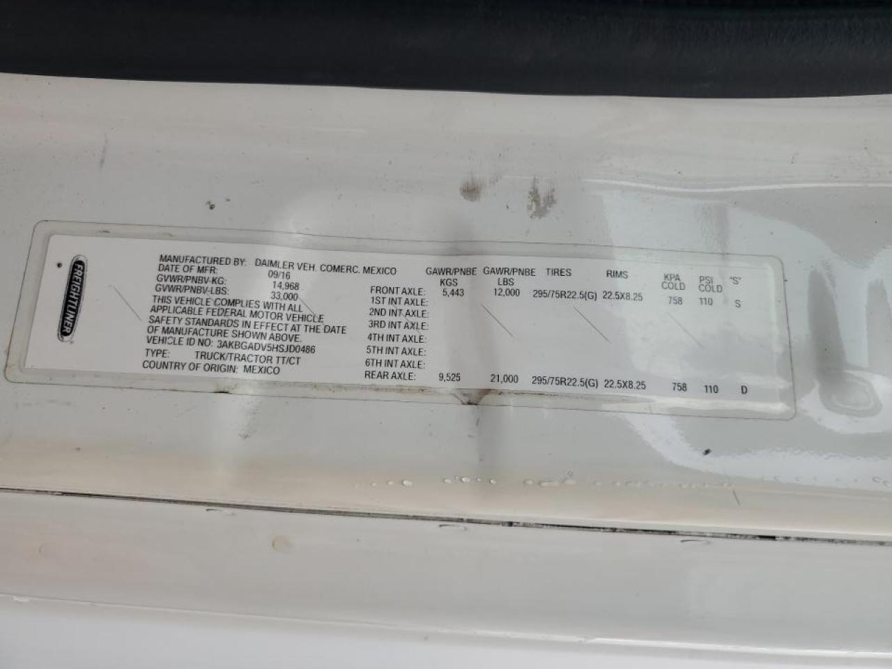 Lot #3266777413 2017 FREIGHTLINER CASCADIA 1