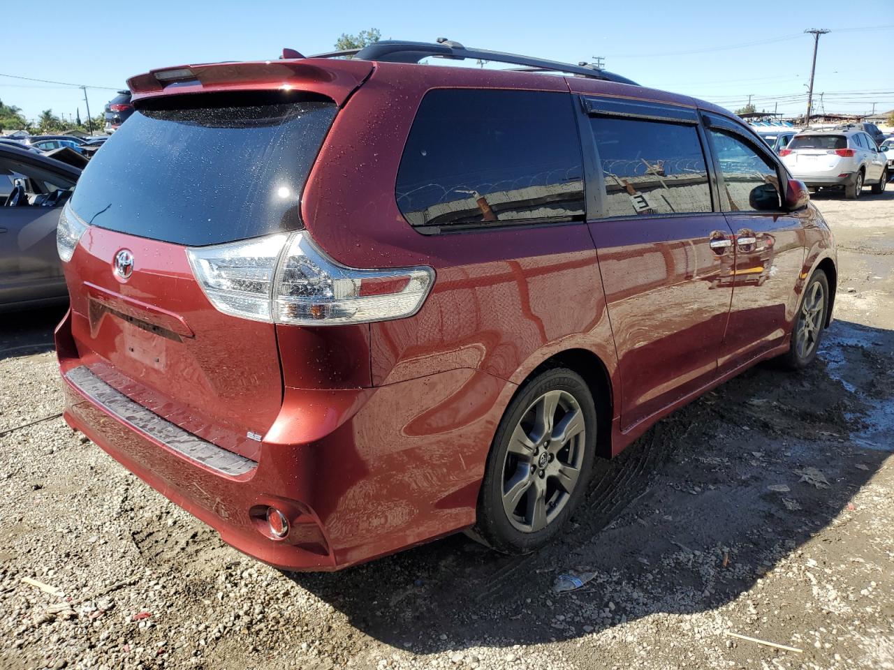 TOYOTA SIENNA SE