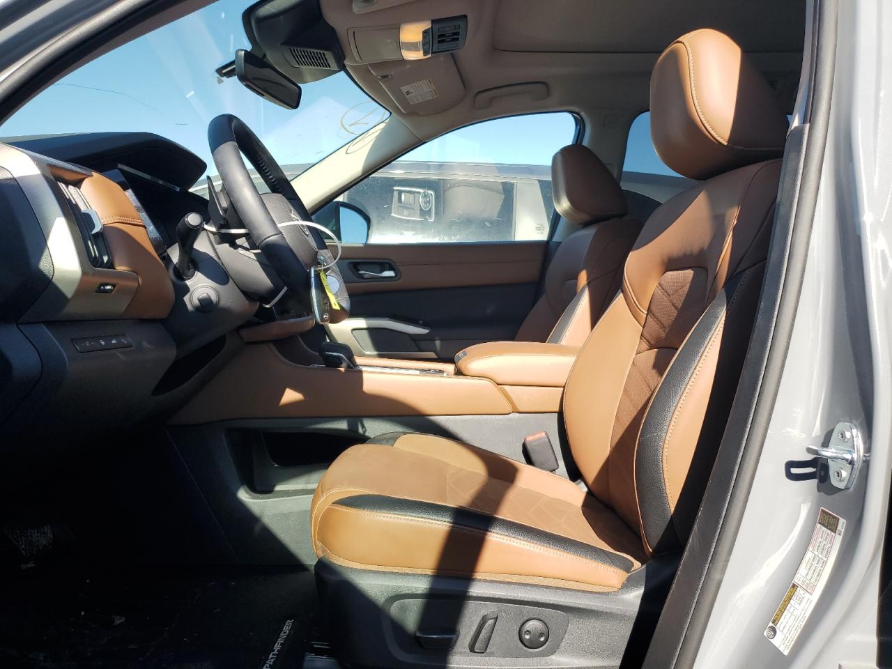 NISSAN PATHFINDER PLATINUM