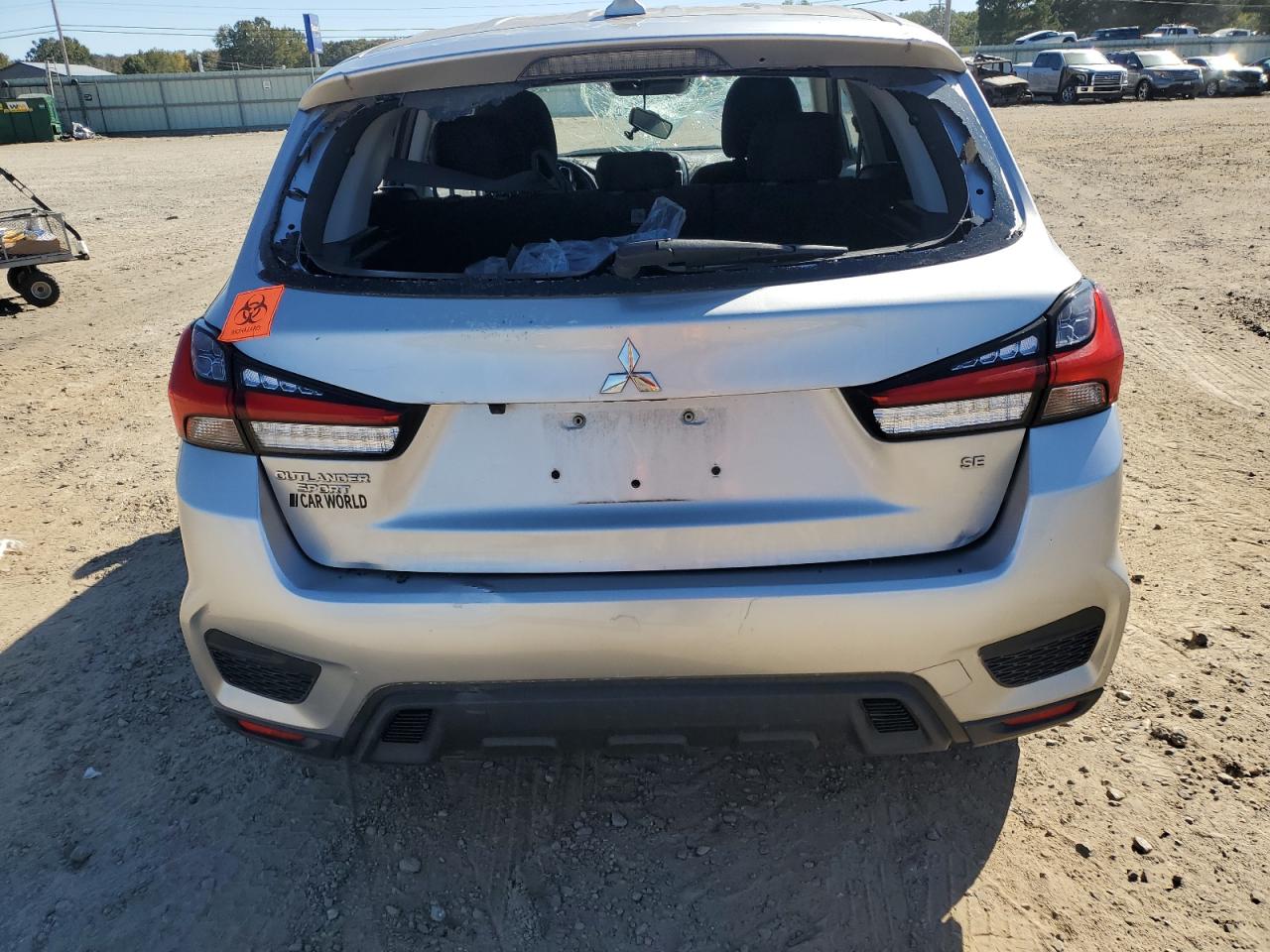 MITSUBISHI OUTLANDER SE