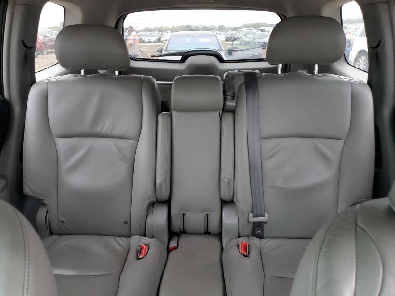 TOYOTA HIGHLANDER BASE