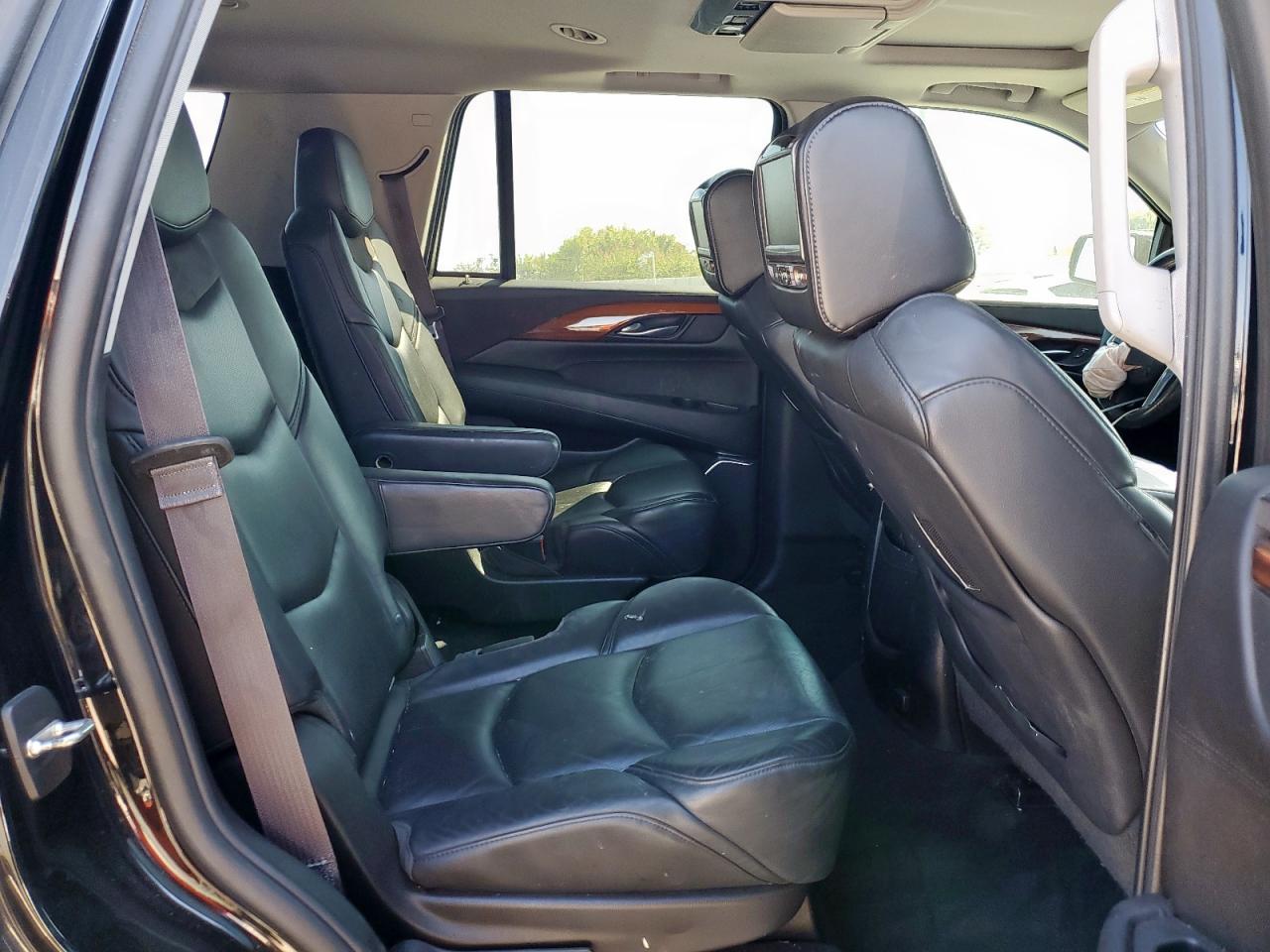 CADILLAC ESCALADE PREMIUM