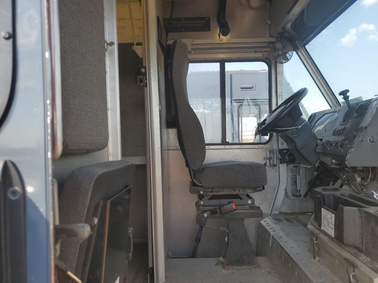 Lot #3309285621 2020 FORD F59