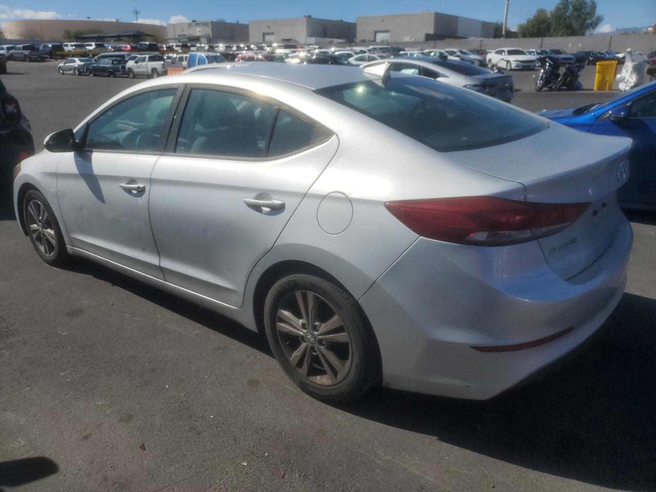 HYUNDAI ELANTRA SE