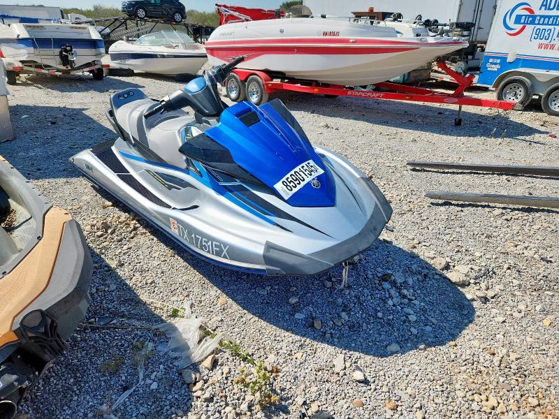 YAMAHA WAVERUNNER