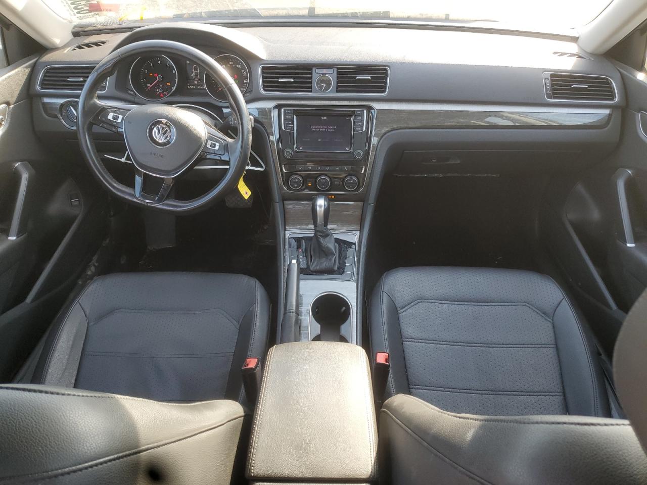 VOLKSWAGEN PASSAT SE