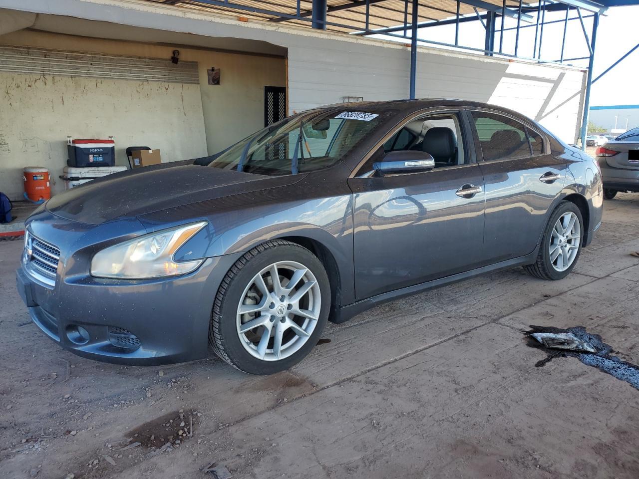NISSAN MAXIMA S