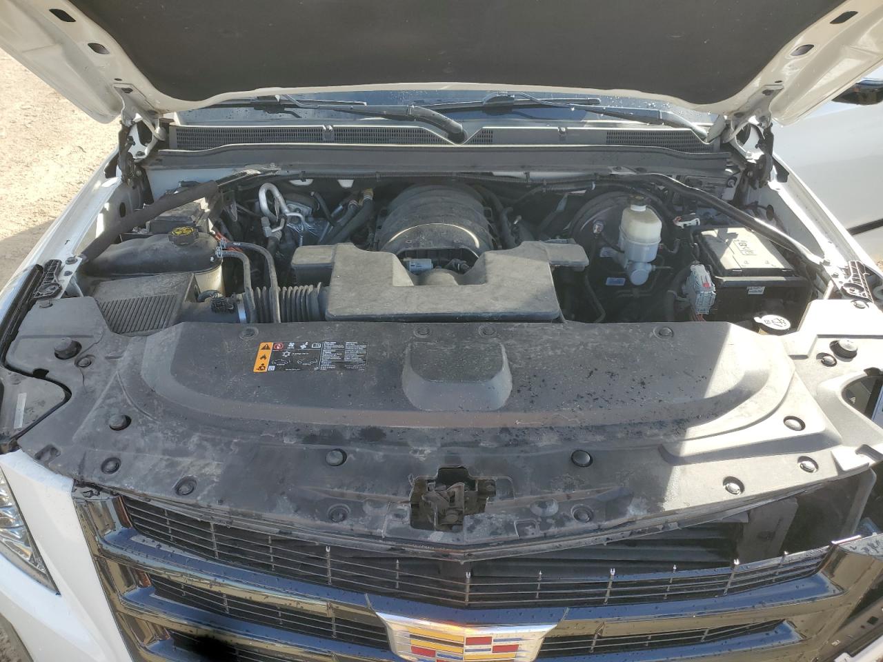 CADILLAC ESCALADE ESV LUXURY