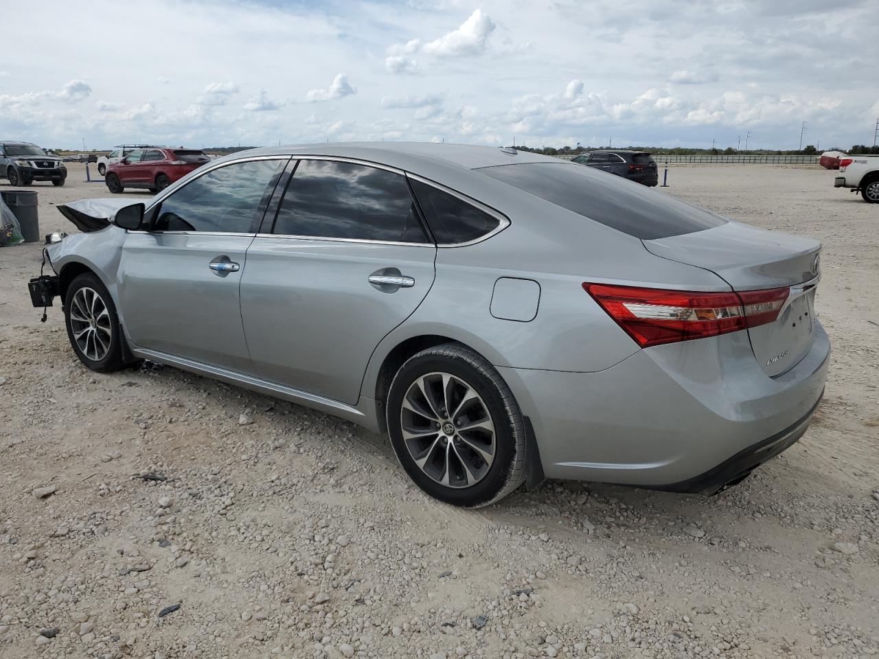 TOYOTA AVALON XLE
