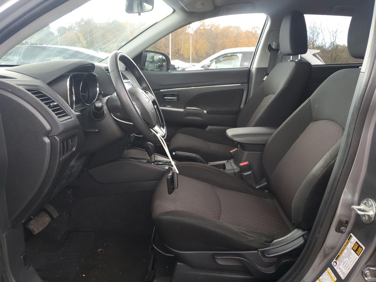 MITSUBISHI OUTLANDER ES